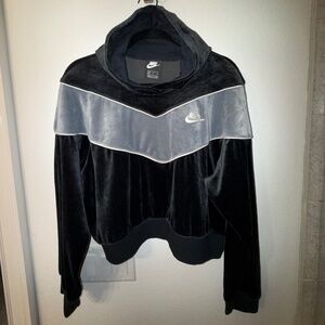 New Women’s Nike Velour Cropped Hoodie